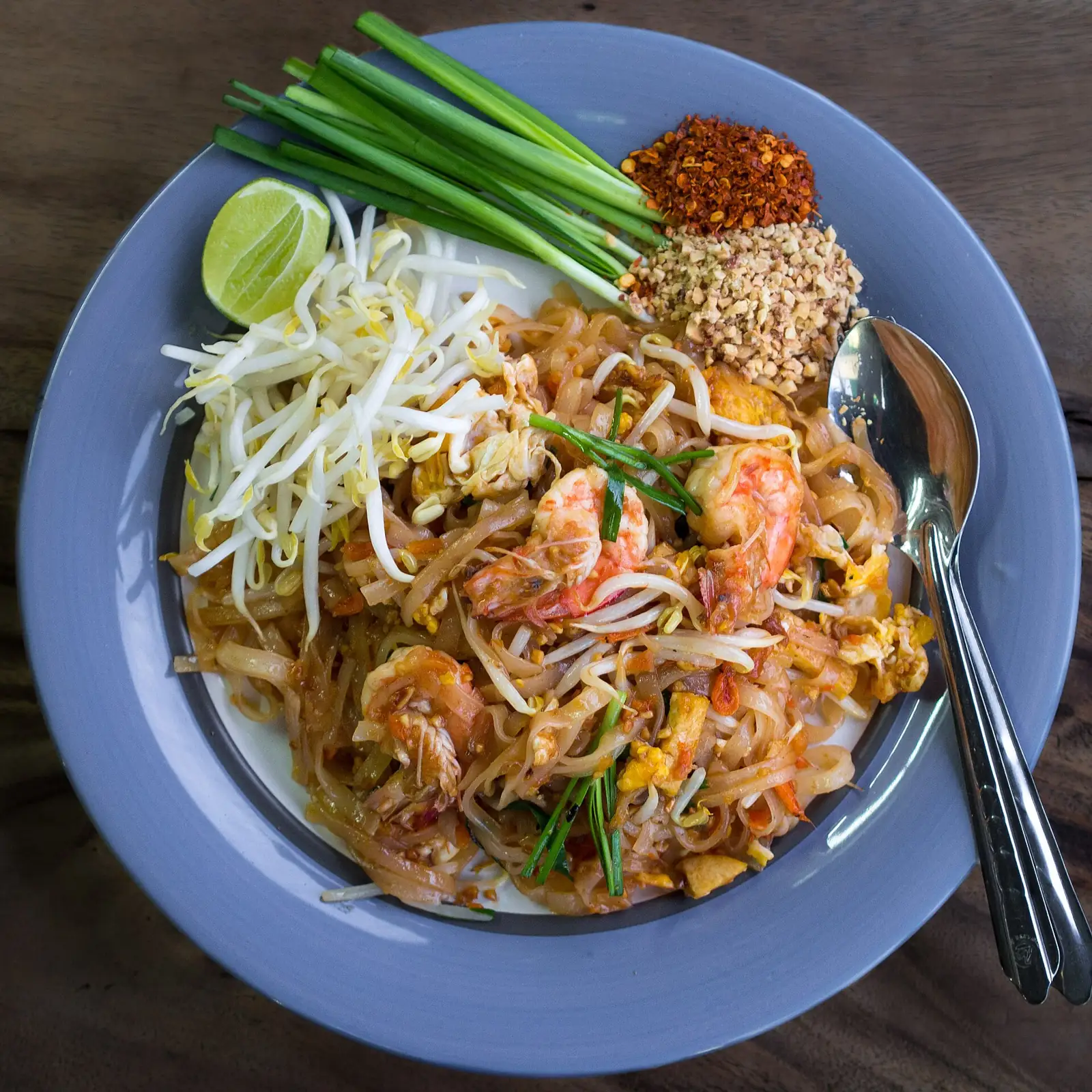 Pad thai with shrimp