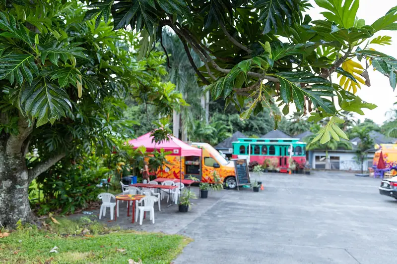 Food trucks at Hāna